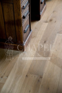 Origineel Chapel Parket In Between 17th Century Smoked White 20x180mm