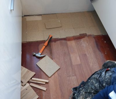 merbau tapis vloer in stroken gelegd aanheling en schuren 01